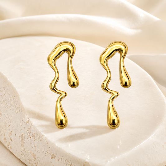 Ava Droops Earring
